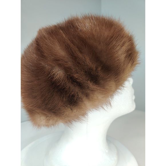 Beautiful Beige/Light Brown Mink Fur Hat from Canada 21.25\
